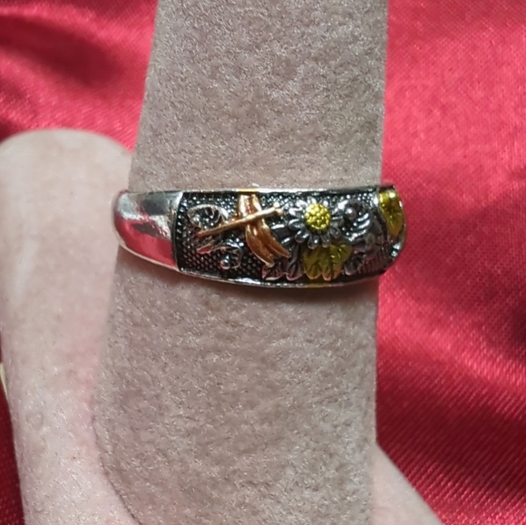 Beautiful Dragonfly with Sunflowers Ring Size 10 Tibetan Silver - Picture 3 of 6